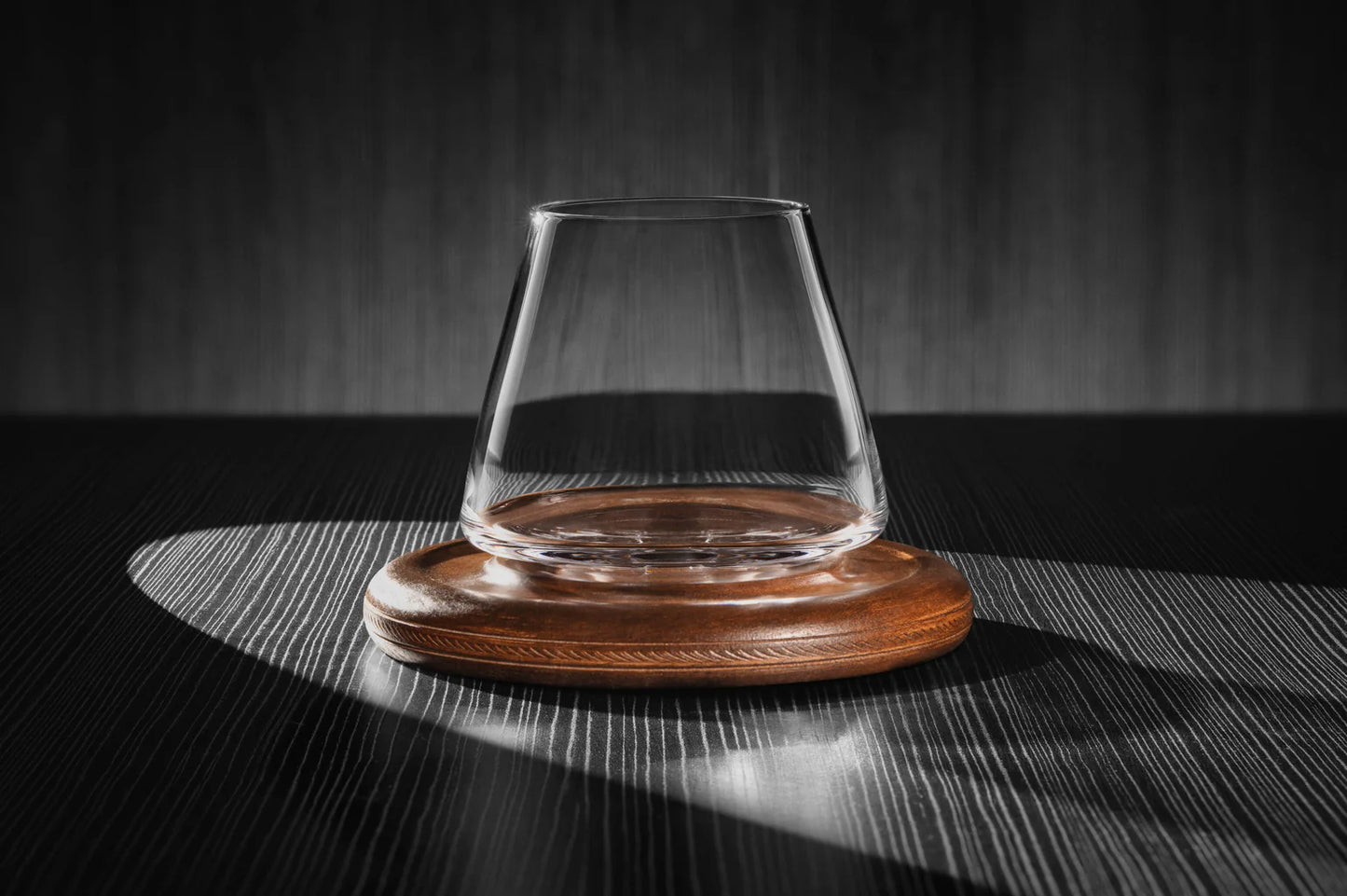 Swoon Tad Whiskey Glass with Coaster Stand