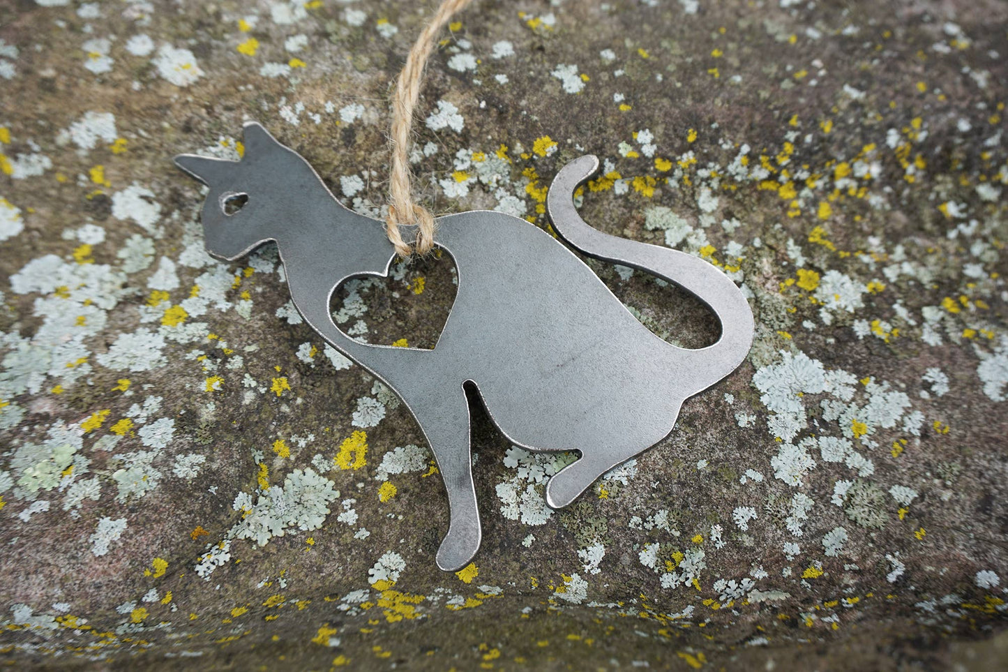 Cat Raw Steel Metal Ornament with Heart Pet Gift